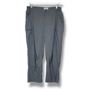 LL Bean Women Medium Gray Cropped Hiking Pants Lightweight Outdoor Utility Cargo